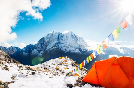 Hội leo núi tổ chức tiệc trà trên đỉnh Everest, xác lập kỷ lục Guinness
