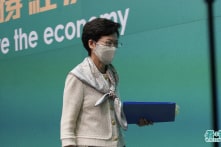 Sắp giải nhiệm, bà Carrie Lam sẽ thế nào khi vẫn bị Mỹ trừng phạt?