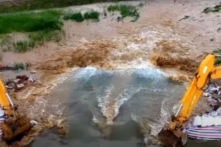Video chính quyền Trung Quốc chủ động đào đê xả lũ hồ Bà Dương