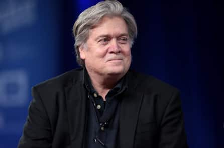 Phân tích: Sự mờ ám đằng sau sự kiện bắt ông Steve Bannon