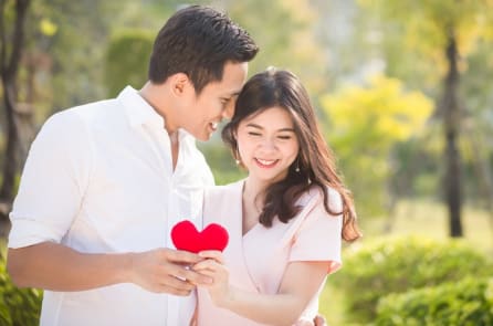 9 dấu hiệu của người đàn ông sẽ yêu thương bạn suốt đời
