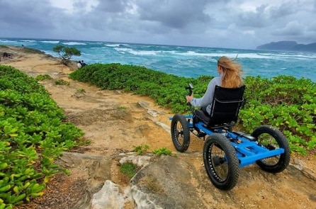 Sản phẩm “xe lăn địa hình” ra đời từ tình yêu của một người chồng