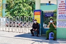 Nhiễm virus Vũ Hán, hai bệnh nhân qua đời ở tuổi 33 và 47