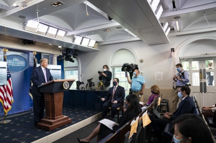 Những người liên quan tới TT Trump: Ai nhiễm và chưa nhiễm virus Vũ Hán?