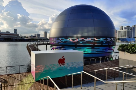 Cửa hàng Apple nổi đầu tiên ở Singapore: Một quả cầu khổng lồ lấp lánh