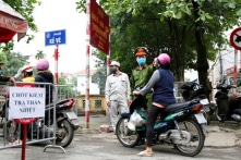 Hà Nội siết chặt kiểm tra giấy tờ, muốn ra đường cần 4 loại giấy