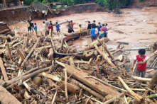 Miền Bắc Việt Nam đối mặt với ‘tổ hợp ba yếu tố thời tiết vô cùng bất lợi’