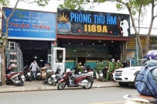 28 người Trung Quốc bị bắt tại một phòng thu âm ở TP.HCM