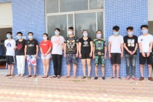 Nhóm người Trung Quốc bị truy nã trốn sang Quảng Ninh để đánh bạc