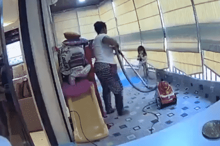 Hình ảnh ấm áp tình người trong vụ nổ chấn động thủ đô Li-Băng