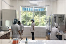 Thầy giáo coi thi tốt nghiệp THPT nhiễm COVID-19, tiếp xúc nhiều học sinh, giáo viên