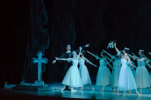 Ballet Giselle tinh yeu cai chet 07