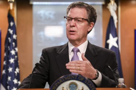Ông Sam Brownback thúc giục Vatican thay đổi chính sách đối với TQ