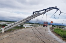 Cột điện dự ứng lực gãy gập sau bão: Lỗi do công nghệ hay do chất lượng sản xuất?