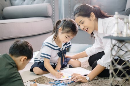 Tổn thương thời thơ ấu có thể đến từ sự mỉa mai hài hước của cha mẹ