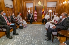 Mỹ cáo buộc TQ là “kẻ săn mồi” với các “giao dịch tồi tệ” cho Sri Lanka và Maldives