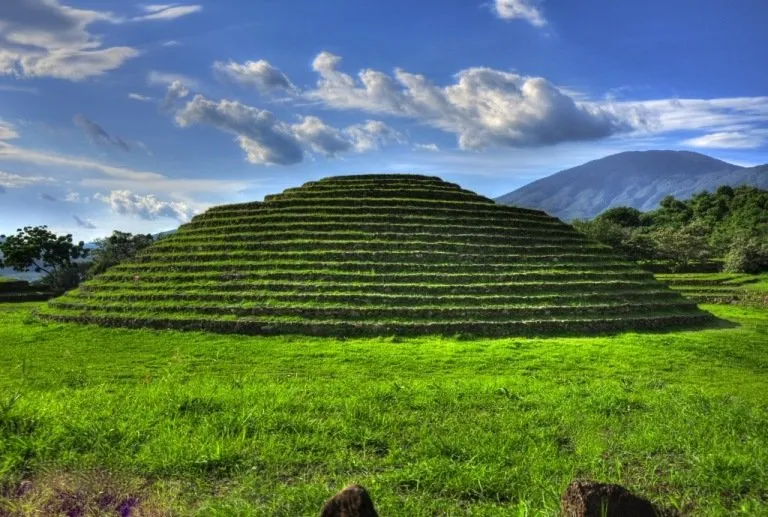 Kim tự tháp hình tròn ở di chỉ khảo cổ Guachimontones, Mexico. (Wikimedia)