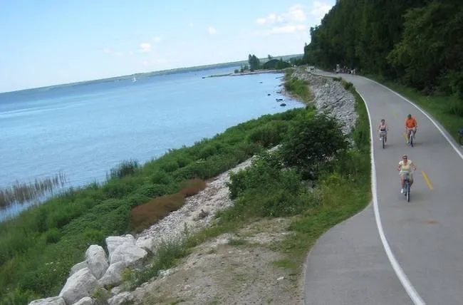 Cao tốc không có ô tô ở Mackinac