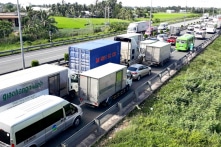 Thu phí đường cao tốc đầu tư bằng ngân sách: Nên hay không?
