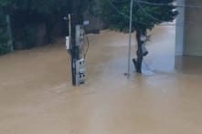 Mưa rất lớn tại miền Trung, 5 thủy điện ở Nghệ An đồng loạt xả lũ