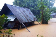 Quảng Trị: Mưa lớn gây sạt lở, sập nhà, bé gái 2 tuổi tử vong