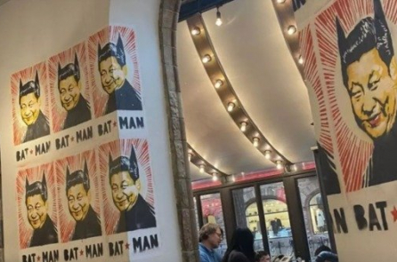 Áp phích ‘người dơi Tập Cận Bình’ ở nhà hàng Thụy Điển gây nhiều tranh cãi