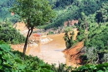 Quảng Nam: 200 công nhân tại thủy điện Đăk Mi 2 bị cô lập vì lũ lớn