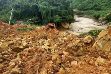 Mưa lũ miền Trung Việt Nam: 249 người chết và mất tích; thiệt hại hơn 30.000 tỷ đồng