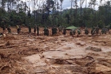 58 giờ mất tích: Cận cảnh tìm kiếm 13 người nơi núi bùn hàng vạn mét khối