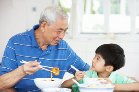 Ông nội mà, chính là để cho chúng ta yêu thương…