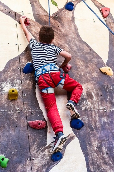 climbing wall 2879227 960 720 image