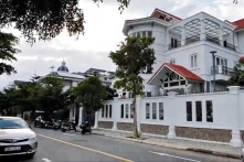 Nguyên Bí thư Thành ủy Nha Trang bị đứt tĩnh mạch cảnh sau vụ tấn công tại nhà