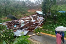 Thêm một ngôi nhà đổ sập do sạt lở ở Quảng Nam, một người chết