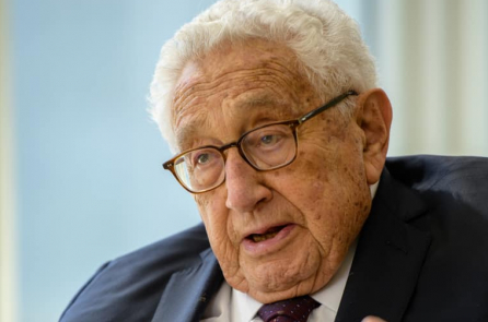 Điếu từ cho Kissinger – Người nhận giải Nobel chiến tranh