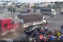 Clip: Kinh hoàng xe container lại tông hàng loạt ô tô, xe máy đang dừng đèn đỏ