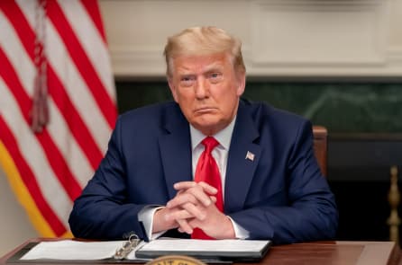 TT Trump đe dọa phủ quyết Dự luật cứu trợ COVID-19 và yêu cầu sửa đổi
