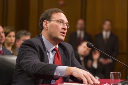 Thẩm phán Alito đẩy sớm thời hạn cho vụ kiện ở Pennsylvania đến trước ngày 8/12