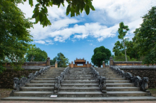 Mạn đàm vài câu chuyện trong sử Việt về minh quân bỏ rượu