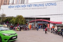 Bệnh viện Nội tiết Trung ương: Đi mổ phải ‘lót tay’ bác sỹ 3 triệu đồng?