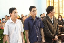 Cựu chủ tịch huyện tham ô tiền xây nghĩa trang bị phạt 15 năm tù