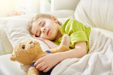 3 lợi ích sức khỏe khi đắp “chăn nặng” đi ngủ