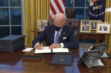 TT Biden ký sắc lệnh tạo thuận lợi cho tù nhân được bầu cử