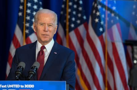 Ông Biden hủy 52.000 việc làm Mỹ trong ngày đầu làm chủ Tòa Bạch Ốc
