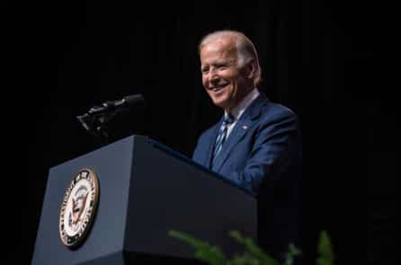 Biden hủy lệnh cấm Mỹ tài trợ cho các tổ chức nước ngoài ủng hộ phá thai