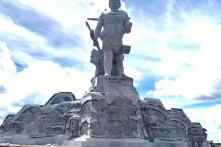 Thu ngân sách “đội sổ”, Đắk Nông vẫn chi gần 90 tỷ làm đường và sân cho tượng đài