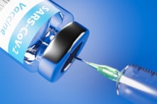 Bác sĩ Mỹ: Vắc xin COVID-19 sẽ không làm cho virus biến mất