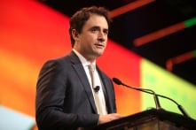 Xếp hạng sách mới của TBT Breitbart News vượt qua sách của Obama và Hillary