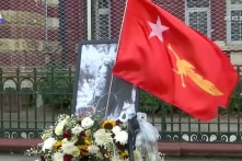 Sau ngày đẫm máu, lượng lớn người Myanmar tiếp tục biểu tình