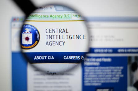 Cựu sĩ quan CIA nói ông thoái Đảng Dân chủ bởi vì việc luận tội ông Trump