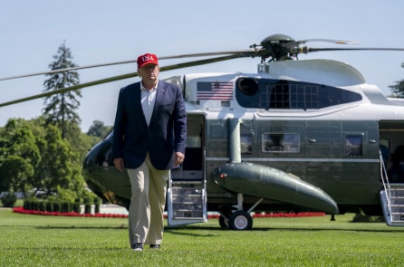Ông Trump hoãn chuyến đi Trại David, sẽ họp nội các tại Nhà Trắng vào thứ Tư